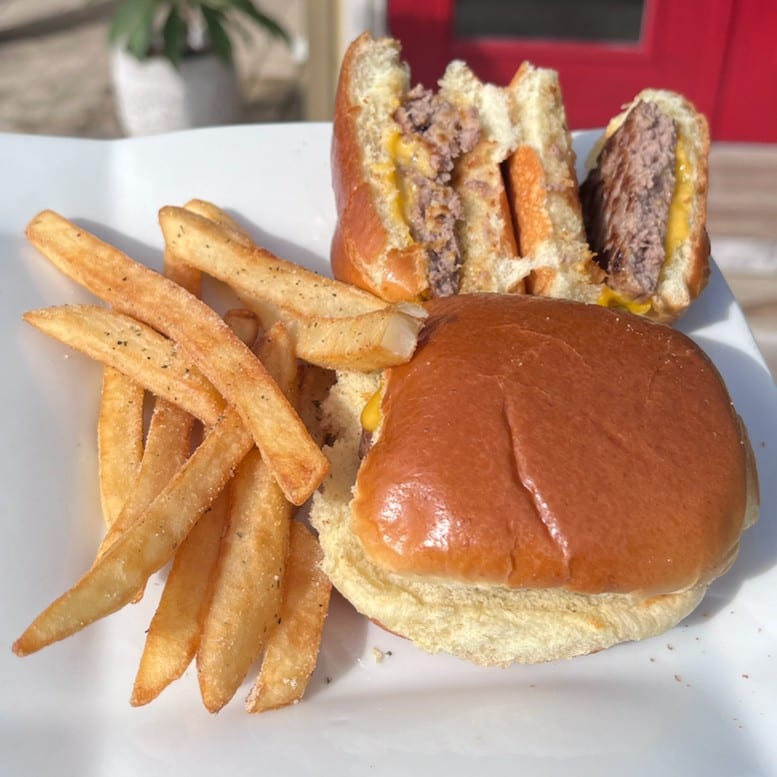 KIDS Cheeseburger.
